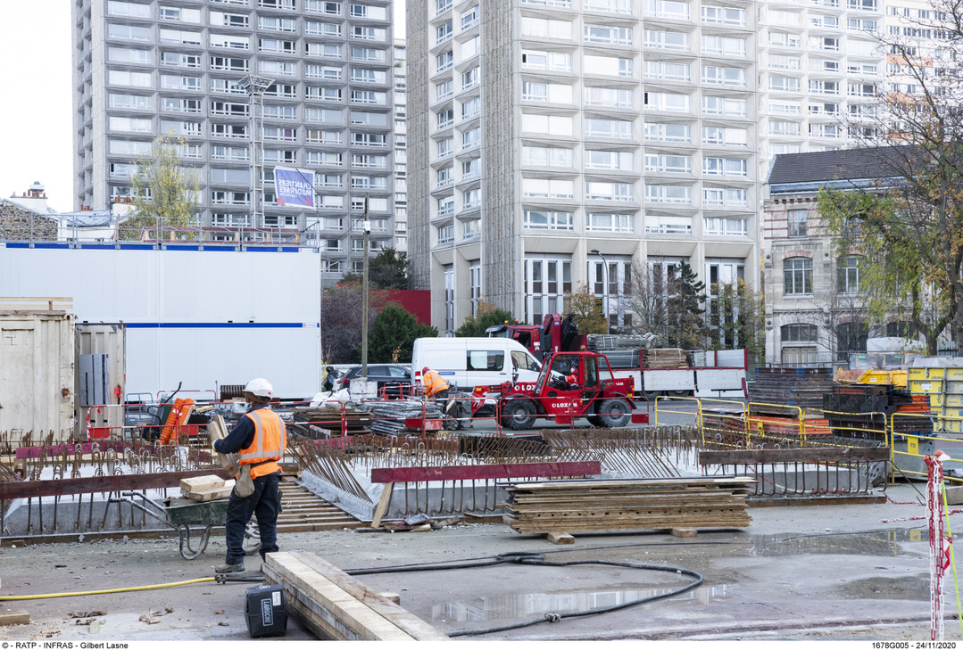 Photo du chantier de reconversion en interstation de l’arrière-gare d'Olympiades sur le site Tolbiac - Baudricourt