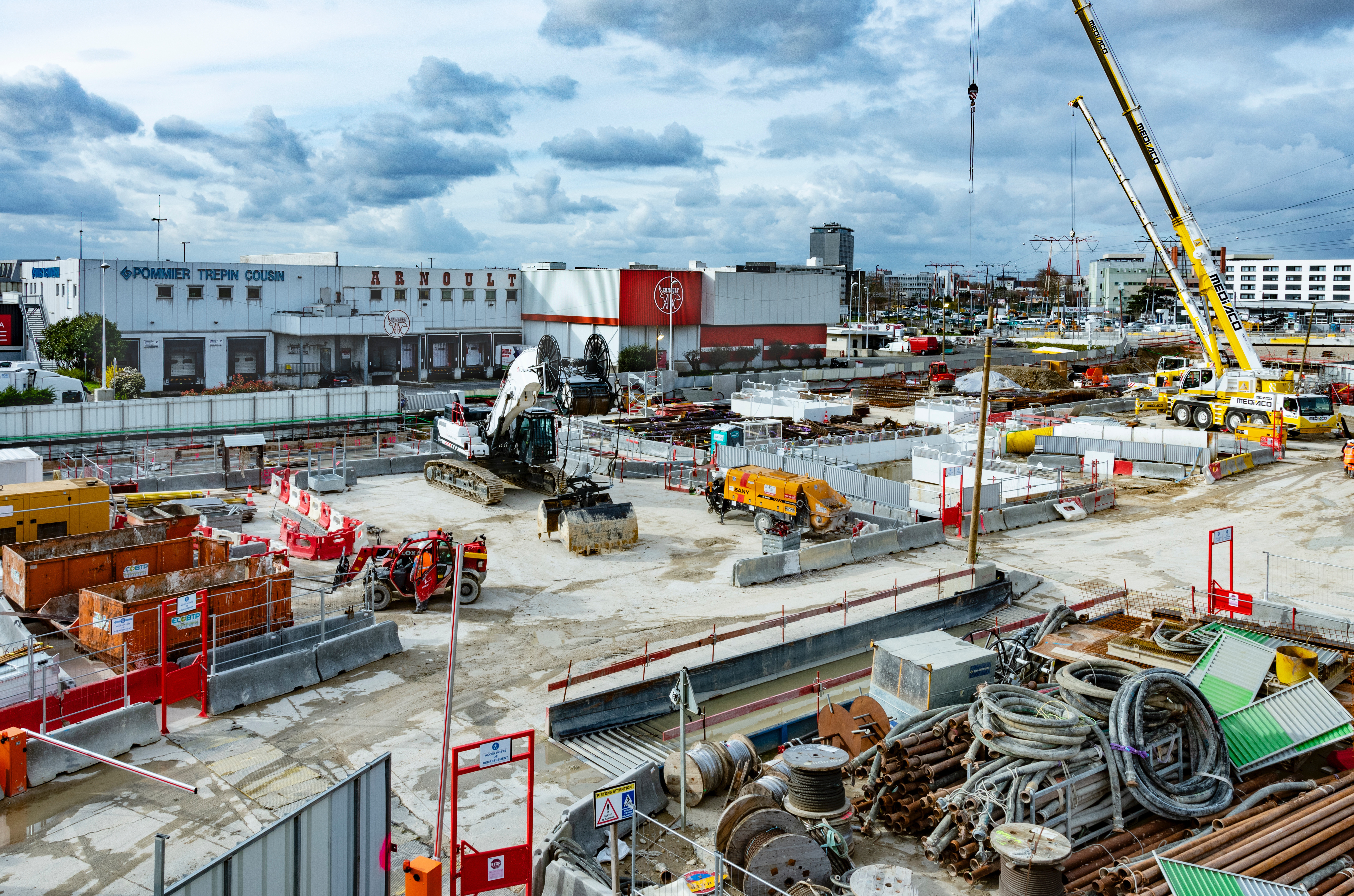Photo du chantier de la gare M.I.N. Porte de Thiais en mars 2020