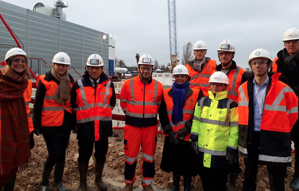 Photo des élus et représentants d’Orly et Thiais accompagnés de l’équipe projet RATP sur le chantier de la gare Pont de Rungis le 28 novembre 2018.